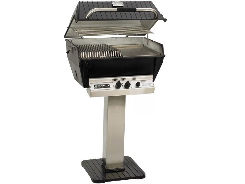 Broilmaster P3-SX Super Premium Gas Grill On Stainless Steel Patio Post