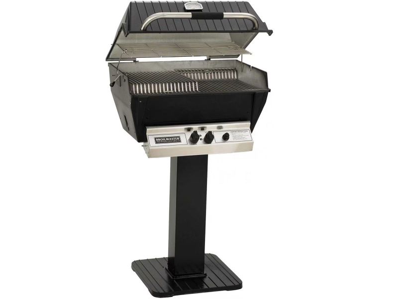 Broilmaster P3-XF Premium Gas Grill On Black Patio Post